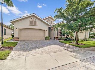 1662 Serrano Cir, Naples, FL 34105