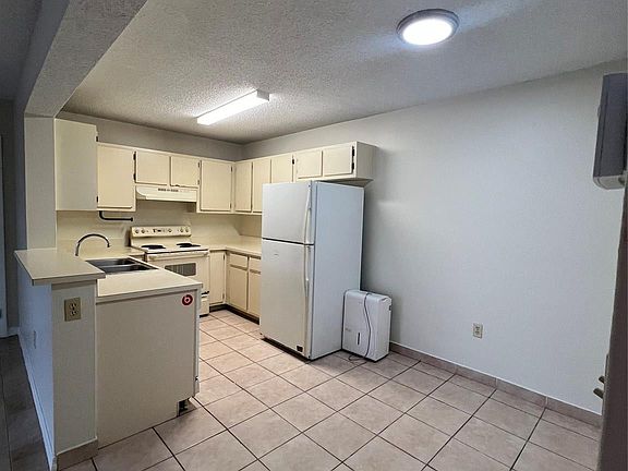 2nd image of 301 Palm Way #202