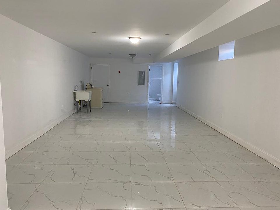 1st image of 11706 204th St #1G