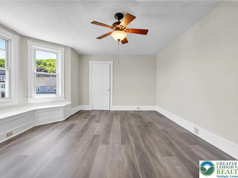 265-267 E Bertsch St #4 — Photo 19