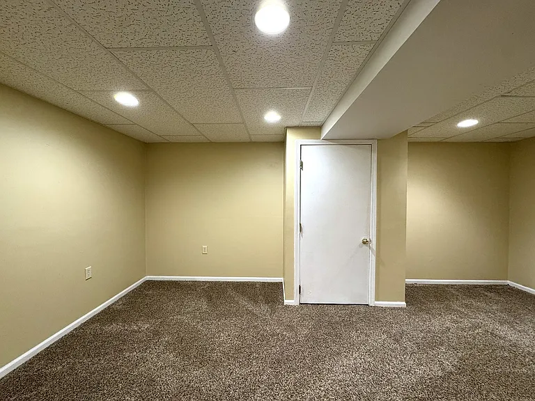 1142 Greensfield Dr — Photo 16