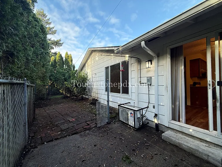 1411 SE 130th Ave — Photo 23