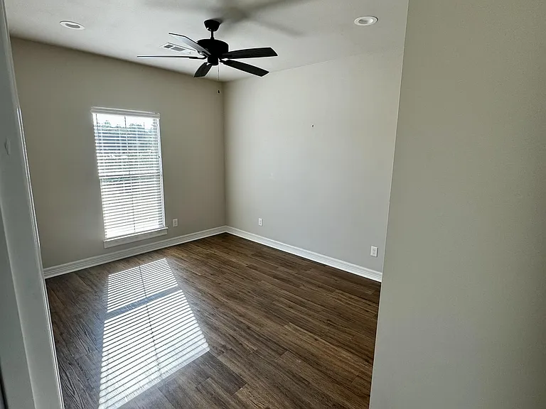 5100 Westgate Ln #103-1 — Photo 9