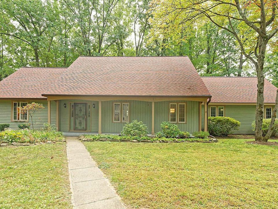 1st image of 20 Longwood Dr