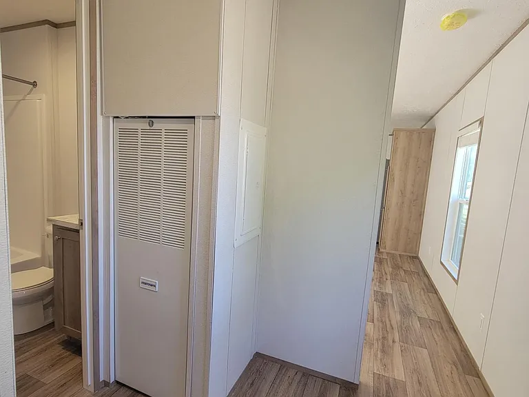 115 W Everett St — Photo 20