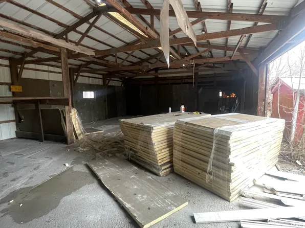 W340 Allen Rd, Oconomowoc, WI 53066