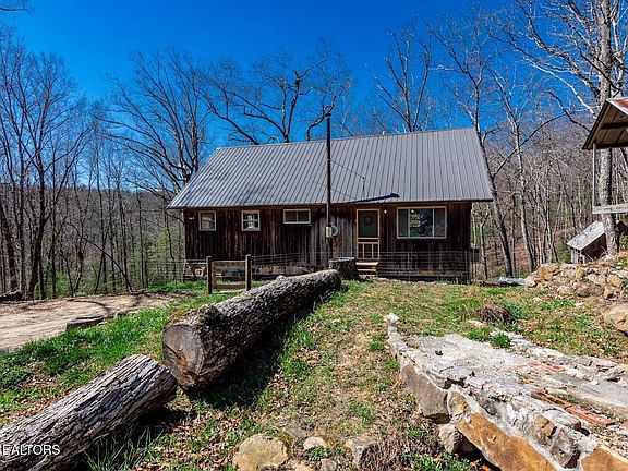 5th image of 140 Luna Ln