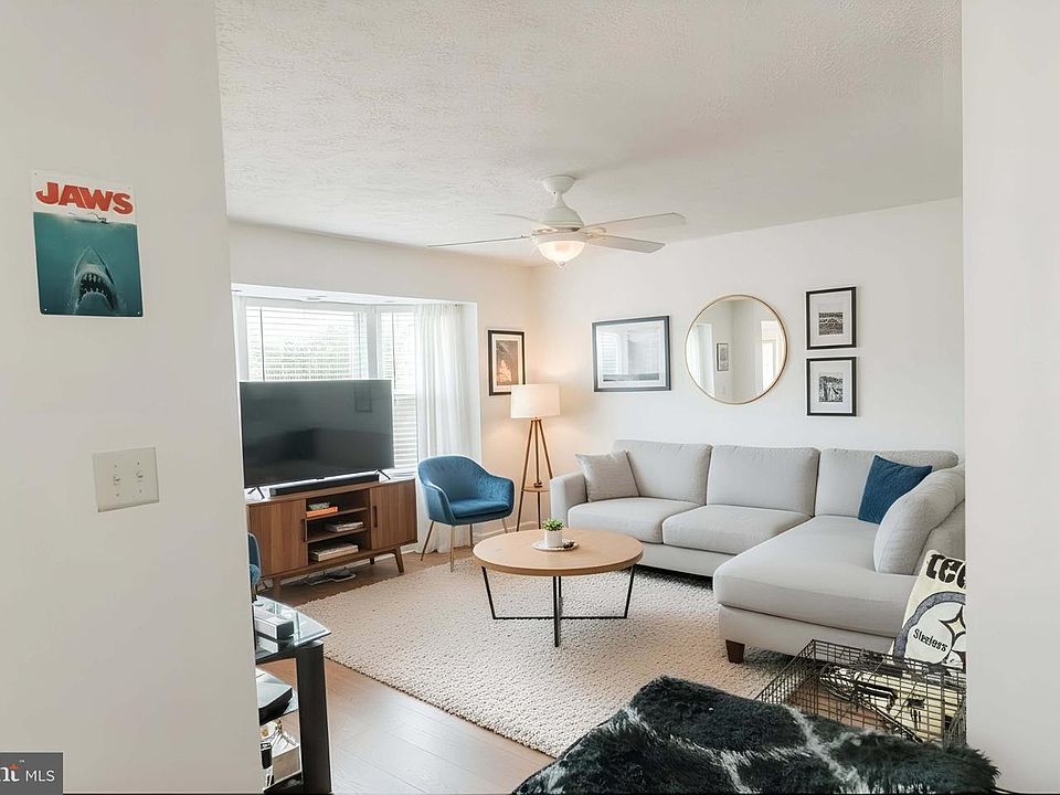 1st image of 6020 Sirenia Pl