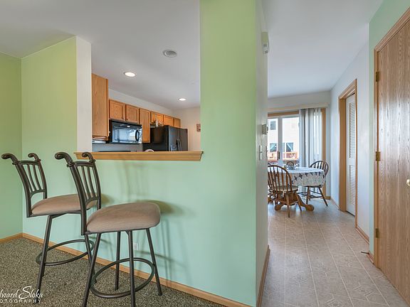 5th image of 216 Niagara Dr