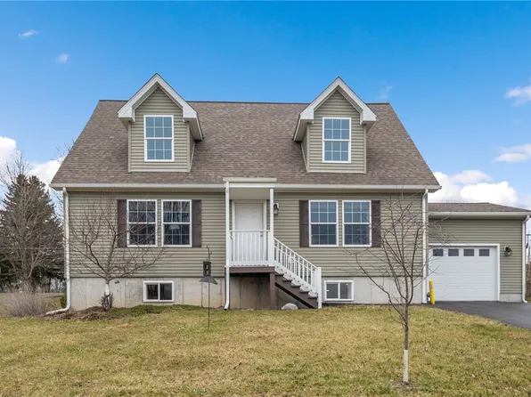 1 Applewood Ln, Dryden, NY 13053