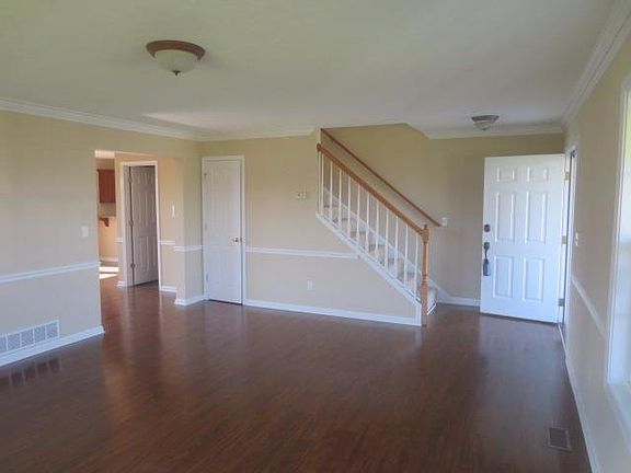 2nd image of 206 Bonnie Dr