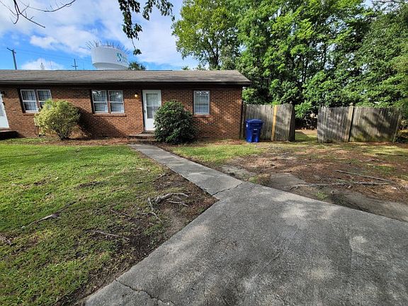 5th image of 104 Foxberry Cir #A