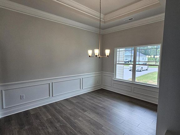 5th image of 203 Bay Hill Drive
