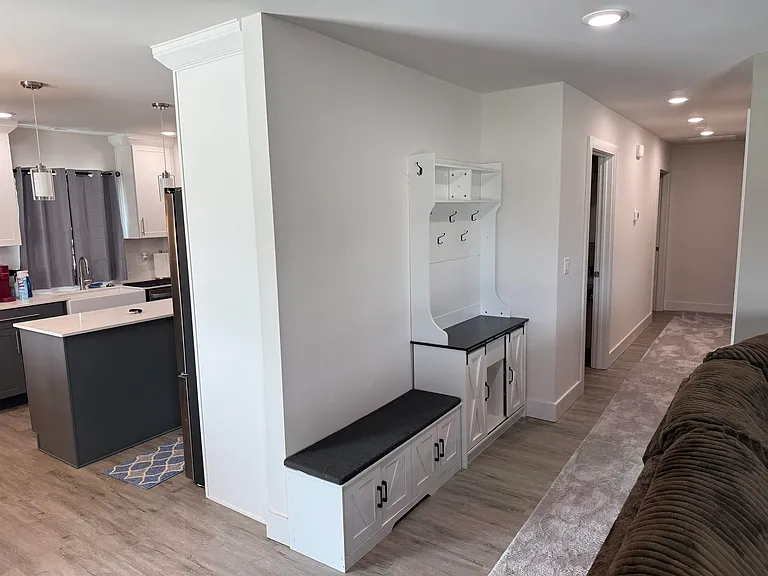 742 N Clark St — Photo 7