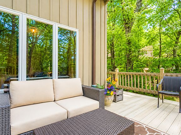4th image of 111 Oak Turnagain Ct