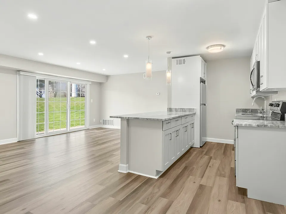 3 bedroom photo of kitchen