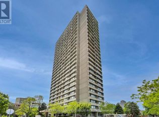 715 Don Mills Rd #2208, Toronto, ON M3C 1S4