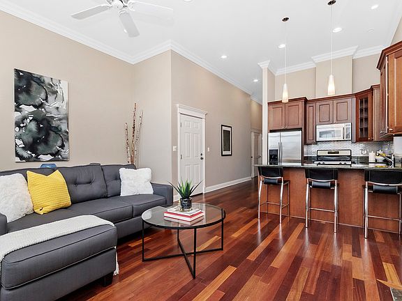 5th image of 2819 N Lakewood Ave APT 3S