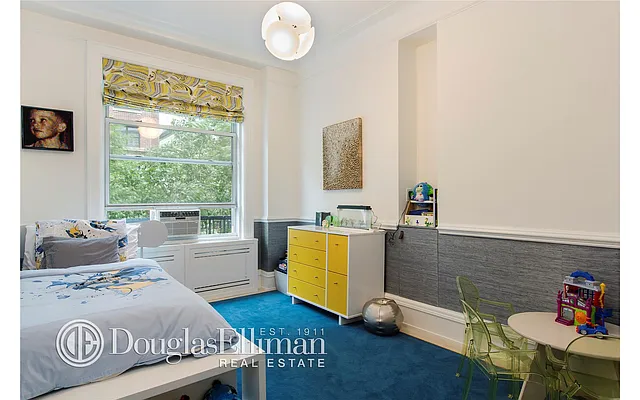 Sold by Douglas Elliman | media 25