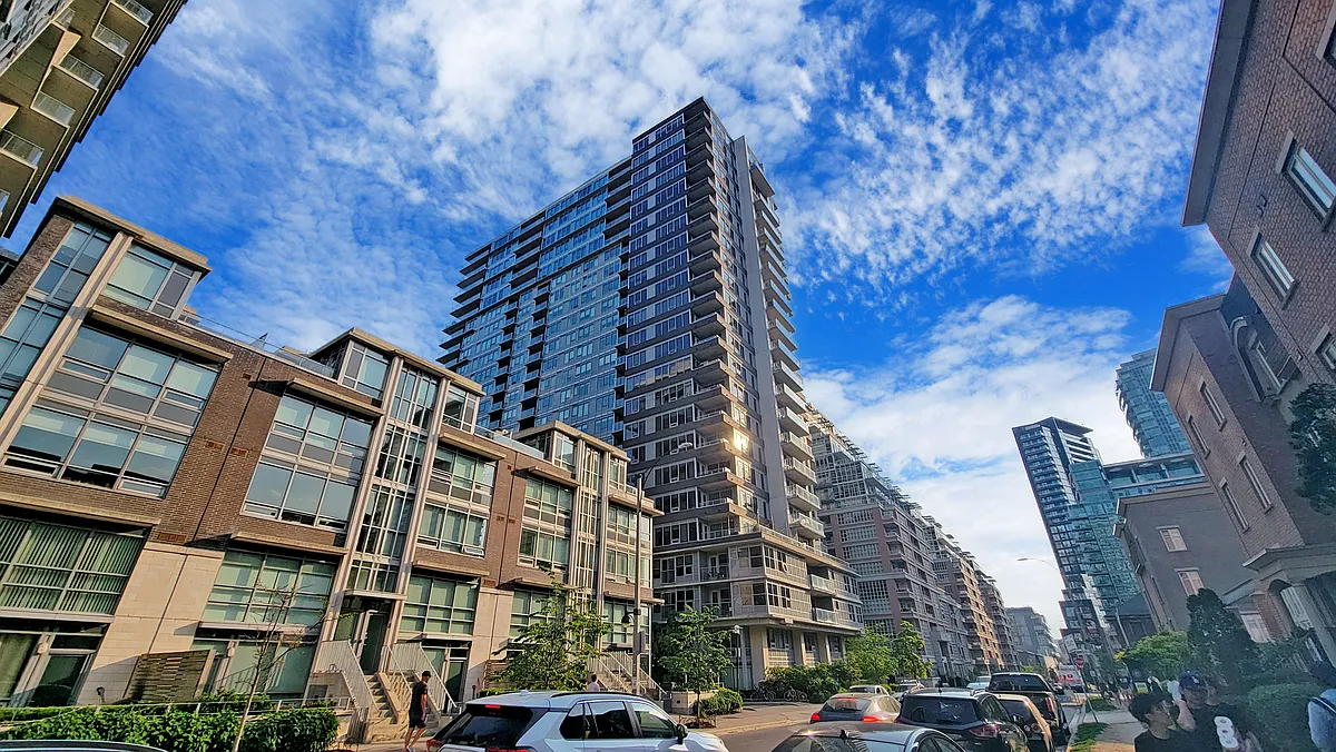 Building Photo - 59 E Liberty St #1702