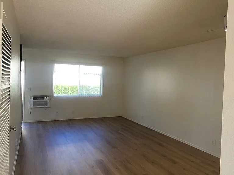 147 Sespe Ave #A-D — Photo 3