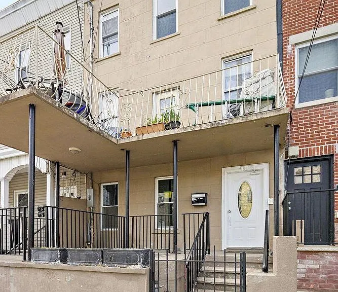173 Van Horne St #1 — Photo 1