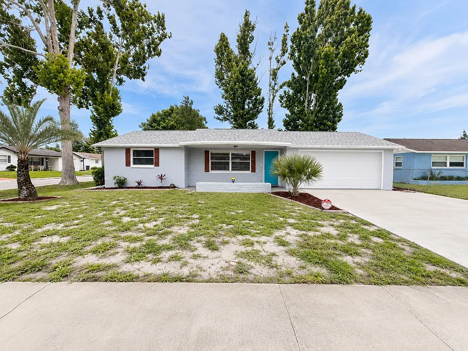 7924 Halsey Dr