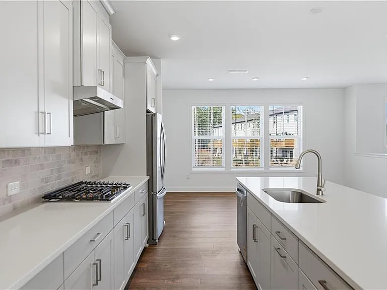 376 Sunset Hollow St — Photo 11