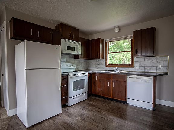 5th image of 17635 Dogwood Dr
