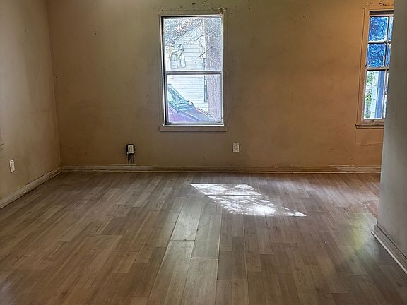 2nd image of 236 Decelle St