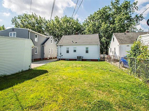 4th image of 13710 Belleshire Ave