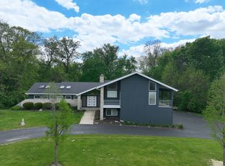 71 Oak Creek Dr, Yorkville, IL 60560