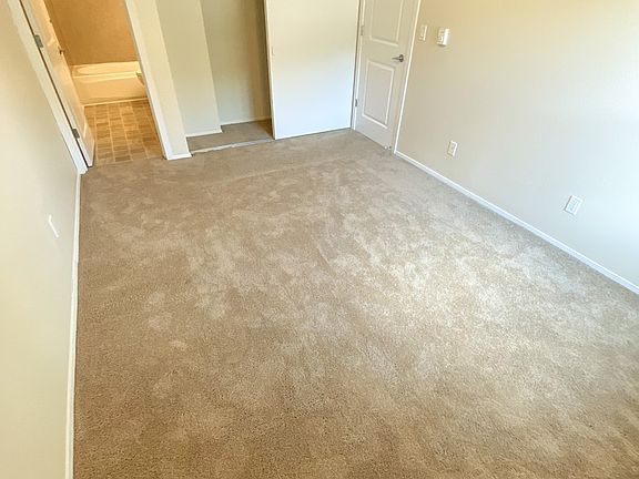 4th image of 9428 Ravenna Ave NE #202
