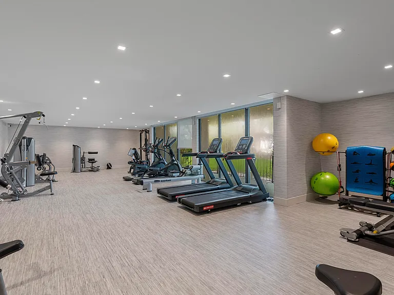 800 Jeffery St #409 — Photo 35