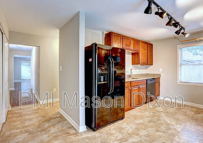 1651 Elkridge Dr — Photo 9