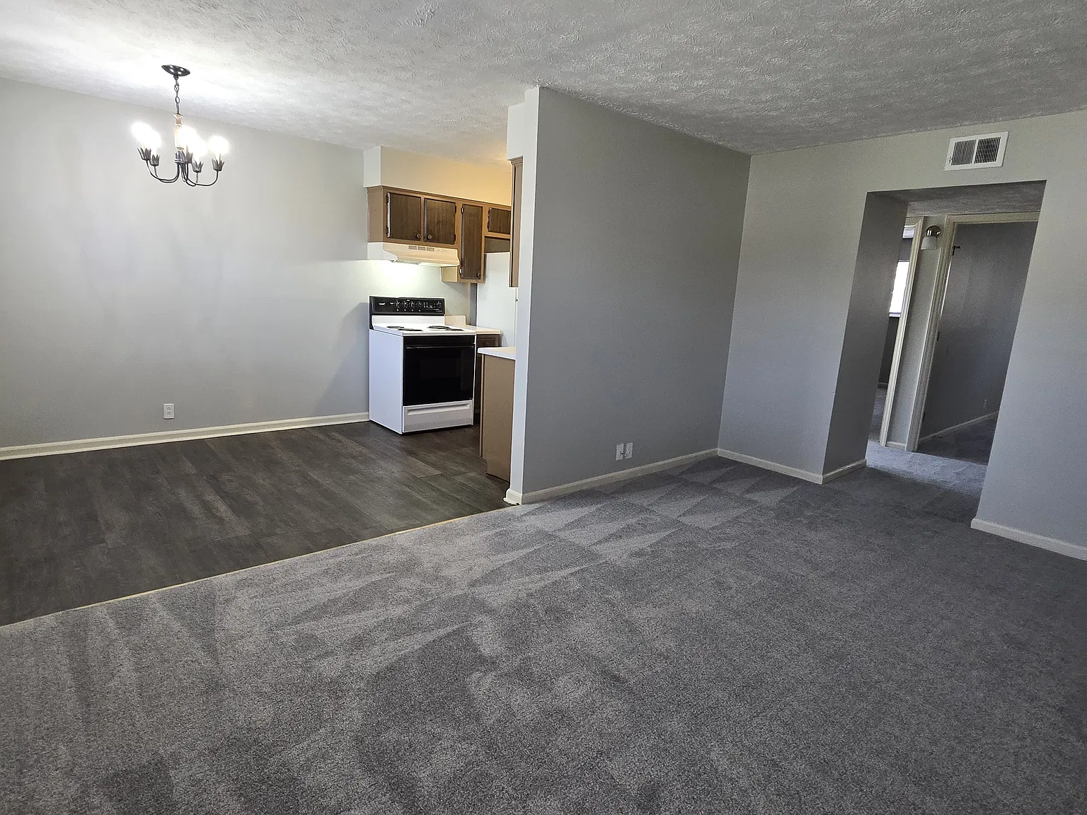 256 Meadowview Dr — Photo 4