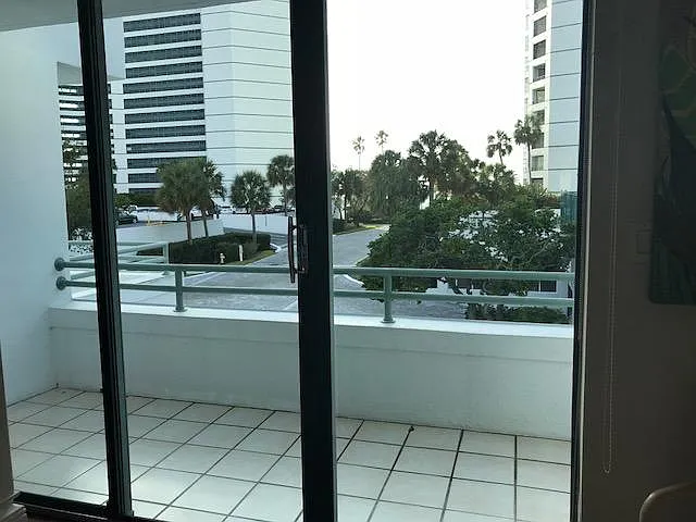928 Boulevard Of The Arts — Photo 21