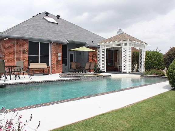 2nd image of 1202 Twin Hills Dr