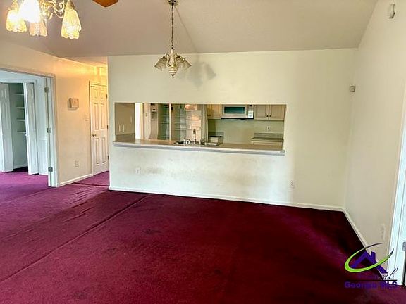 5th image of 101 Emerald Ct