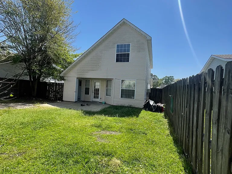 4560 Laurelwood Dr — Photo 9