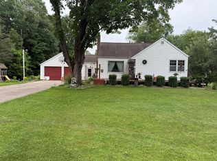 N10727 Lakeshore Rd, Clintonville, WI 54929
