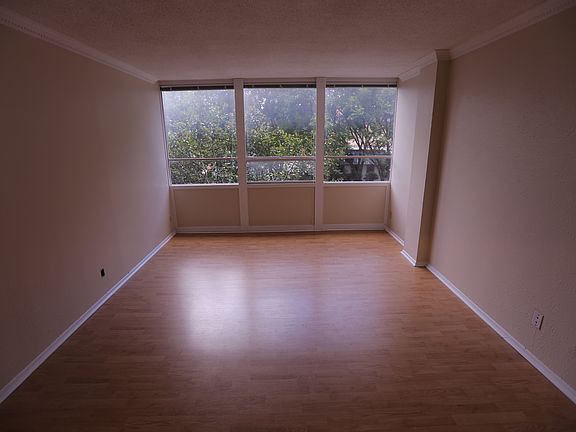 5th image of 1800 Lavaca St APT 209