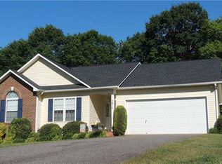 2071 Redberry Ln, Conover, NC 28613