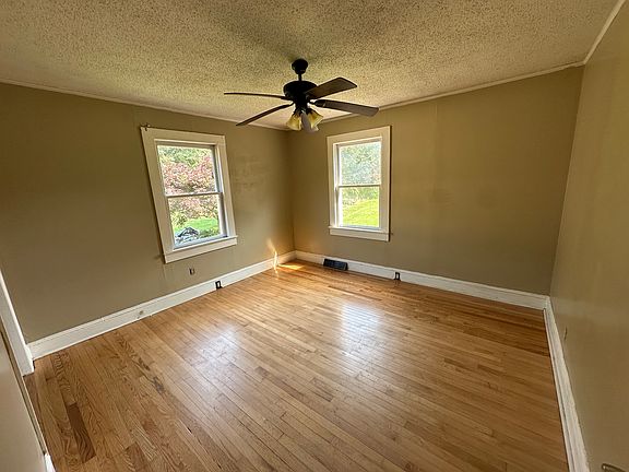 4th image of 18 Alice Ave