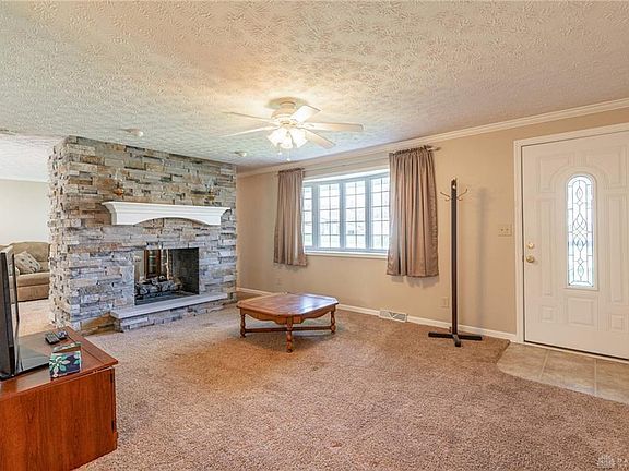 5th image of 4221 Woodedge Dr