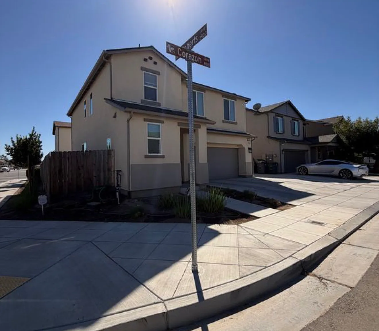 805 Corazon Ave — Photo 2