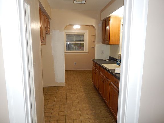 5th image of 15320 Crescentwood Ave