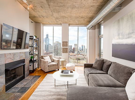 2nd image of 700 N Larrabee St APT 1910