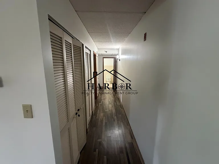 Oak Tree Flats — Photo 17