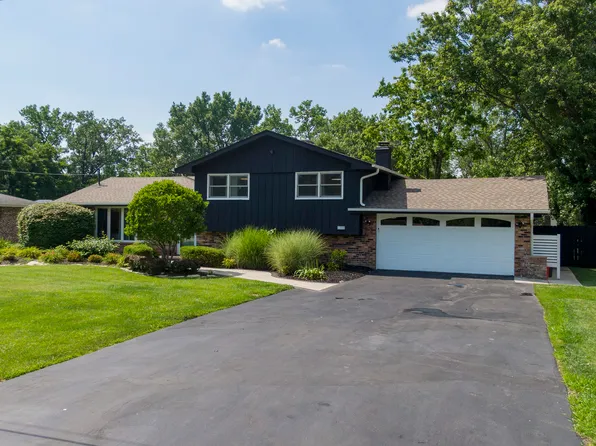 11606 N Brightway Dr, Mokena, IL 60448